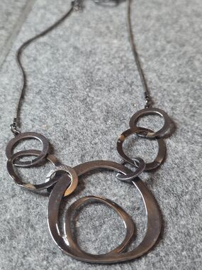 paparazzi Shiny Gunmetal Interlocking Circle Necklace B6